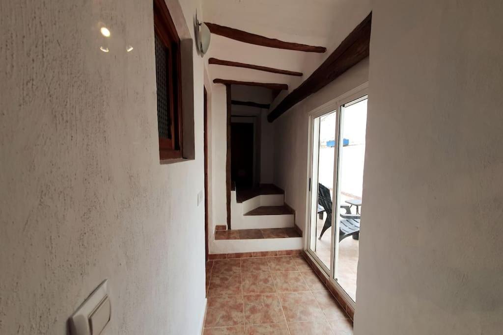 Casa Arriba Village House In Zarra Екстериор снимка
