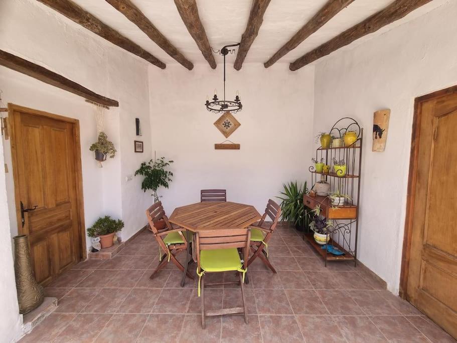 Casa Arriba Village House In Zarra Екстериор снимка