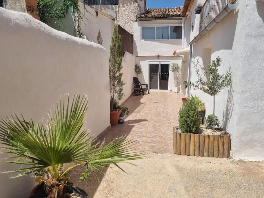 Casa Arriba Village House In Zarra Екстериор снимка